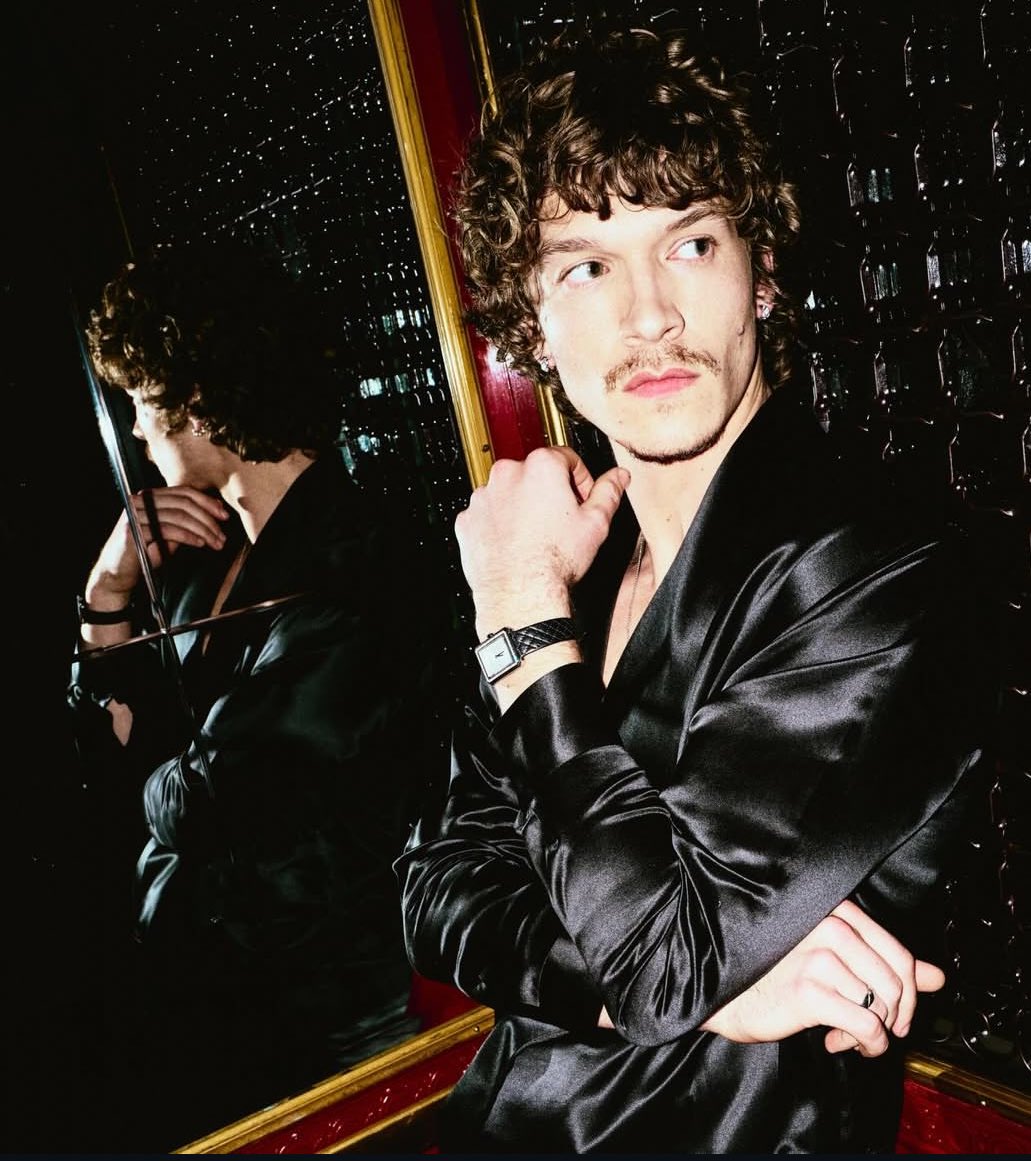 he looks incredible a true rockstar