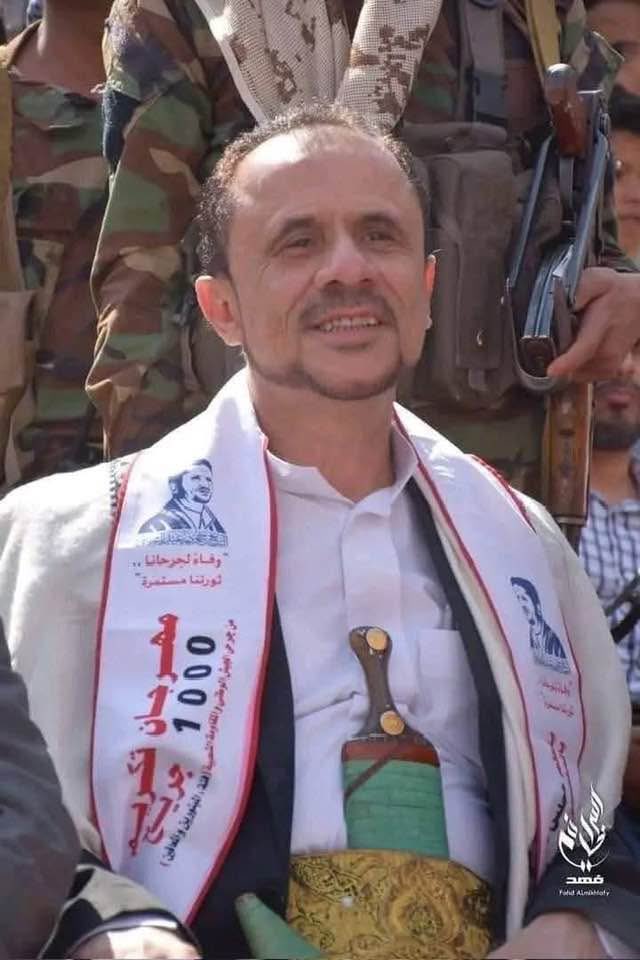 Ali_Albukhaiti's tweet photo. أين قرارت الرئيس رشاد العليمي في تعز ومأرب؟ أم أنه رئيس في الجنوب فقط؟ لماذا لا يقيل المتسببين بفسادهم في مقتل إفتهان المشهري؟ لماذا لا يقيل القادة العسكريين الذين عليهم وعلى أقاربهم أحكام وأوامر قبض قهرية لقتلهم مواطنين أبرياء، ولاستيلاءهم على ممتلكات الآخرين، وعلى رأسهم:

📍 خالد فاضل قائد المنطقة في تعز.
📍 عبدالواحد صلاح مدير الأمن السياسي في تعز.
📍 أبوبكر الجبولي قائد محور طور الباحة.
📍 سالم الدست "ع��ده سعيد فرحان"، مشرف الإخوان المسلمين على تعز.
📍 نبيل شمسان محافظ تعز.
📍 منصور الأكحلي مدير أمن تعز.
📍 قائد اللواء 170 الذي يعد وكر للمجرمين.

إضافة لإقالة الفاسدين في مأرب ومن يعرقلون سير العدالة وحولوها لسجن لجماعة الإخوان وعلى رأسهم:

📍 ناصر مبروك رقيب (القيادي الجهادي الأفغاني) الذي حنق بسببه محافظ مأرب الشيخ سلطان العرادة لأكثر من سنة مكث فيها في الرياض قبل أن يعود مؤخرًا بفعل الأحداث.
📍 أحمد نهشل نائب مدير الأمن السياسي الذين تمت فيه عمليات تعذيب مروعة.

وغيرهم الكثير في تعز ومأرب الذين يستحقون العزل والمحاكمة.

اضافة إلى أنه آن الأوان لتثبيت تعيين محافظ الجوف اللواء حسين العجي العواضي ومحاسبة أول من أهان قرار رئيس الجمهورية وامتنع عن تطبيقة، وكذلك القرار المتعلق بتغيير قائد المنطقة او المحور في الجوف.

لا نريد أن ينظر إلى قرارات الرئيس رشاد العليمي باعتبارها متحيزة ضد المجلس الانتقالي الجنوبي، بعزل ومحاسبة الكثير من المحسوبين عليه، وفي نفس الوقت الصمت عن الفساد المروع في محافظته تعز ومأرب. 

دماء افتهان المشهري تستحق منك تحرك عاجل يا فخامة الرئيس ودق الحديد وهو ساخن.

ويمكن للمعلقين اضافة اسماء القادة العسكرين الفاسدين والذين عليهم وعلى أقاربهم أحكام وأوامر قبض قهرية.