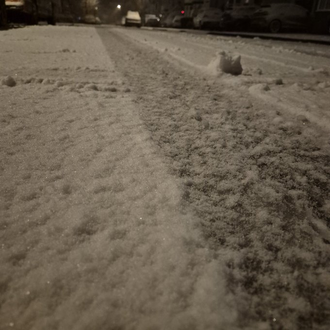 Image for the Tweet beginning: ❄️ Winter weather alert!Snow has