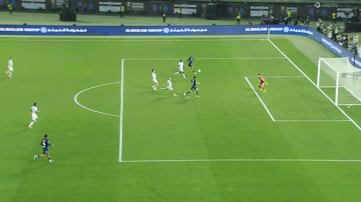 TouchlineX's tweet image. 📸 - IT WAS VITINHA WITH A VITAL PASS BEFORE THE 95TH MINUTE EQUALIZER!

AND THIS IS WHY PEOPLE CONSIDER HIM AS THE GREATEST MIDFIELDER IN THE WORLD RIGHT NOW!