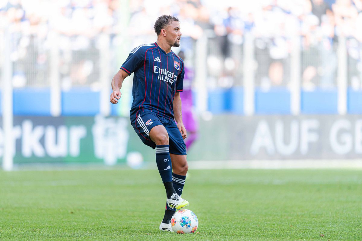 GonesArea's tweet image. 𝗥𝗨𝗕𝗘𝗡 𝗞𝗟𝗨𝗜𝗩𝗘𝗥𝗧, 𝗨𝗡𝗘 𝗕𝗘𝗟𝗟𝗘 𝗦𝗨𝗥𝗣𝗥𝗜𝗦𝗘 ? 🇳🇱

Après quelques belles prestations (PSG, St-Cyr, Monaco..), Ruben Kluivert semble enfin trouver ses marques du côté de l'OL ! 😁

Lors du prochain match, l'ancien de Casa Pia sera confronté a un sacré client, le…