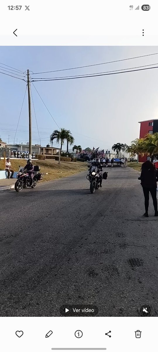 IdeologicoMdg1's tweet photo. Jóvenes de la provincia de #Mayabeque reeditaron este 8 de enero el paso de la Caravana de la Libertad. Se rindió homenaje a los 32 combatientes cubanos caídos en  defensa de la República Bolivariana de Venezuela.
#100AñosConFidel
#HonorYGloria https://t.co/OT3kNwm16c