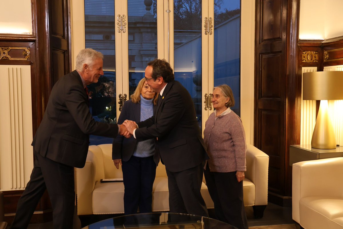 joseprull's tweet image. La Fundació Roure impulsa un projecte pioner per fomentar l'ocupació de persones en situació de vulnerabilitat.

Una iniciativa social que vol fer de la feina un motor d'integració, d'arrelament i de cohesió, i, alhora, combatre l'economia submergida i la precarietat laboral.