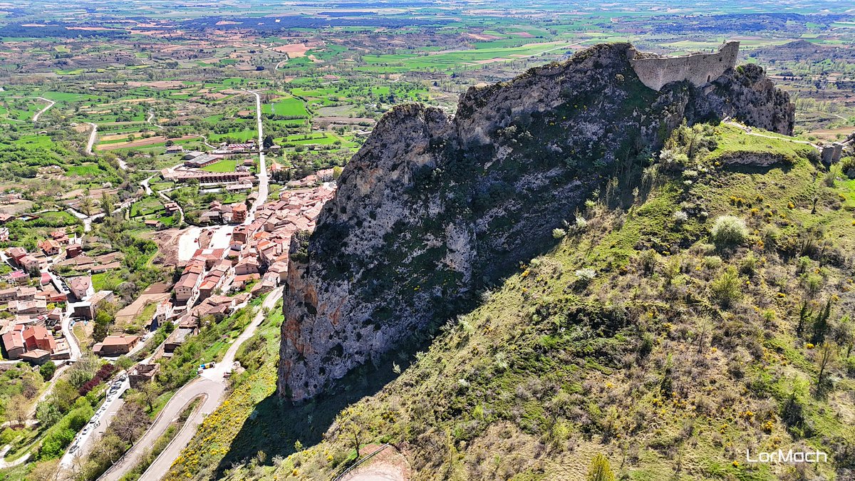 El Castillo de los Rojas en Poza de la Sal.
🌍#PozaDeLaSal #Burgos
📷🚁#DJIAir3