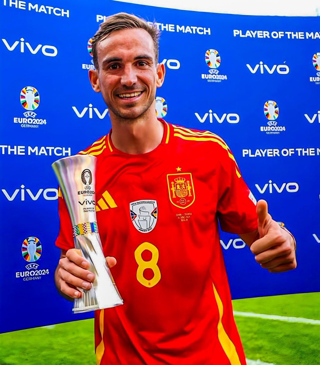 Fabian Ruiz'in topçuluğunun kalitesini şöyle söyleyim dünyanın en formda milli takımını İspanya'nın en önemli futbolcusu...