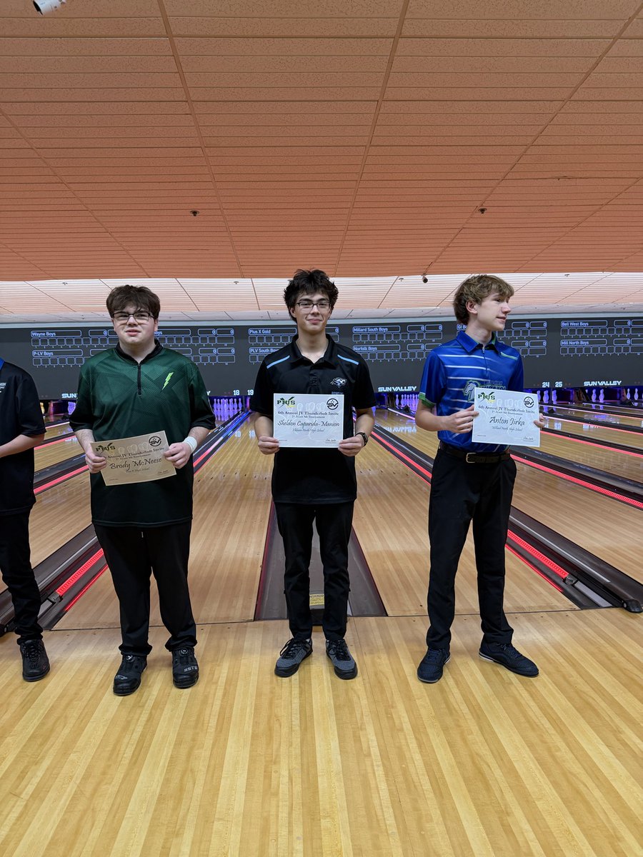 ENWolvesBowling's tweet image. Congratulations to Sheldon Caparida-Manion on his 4th place finish at the Pius tournament today.