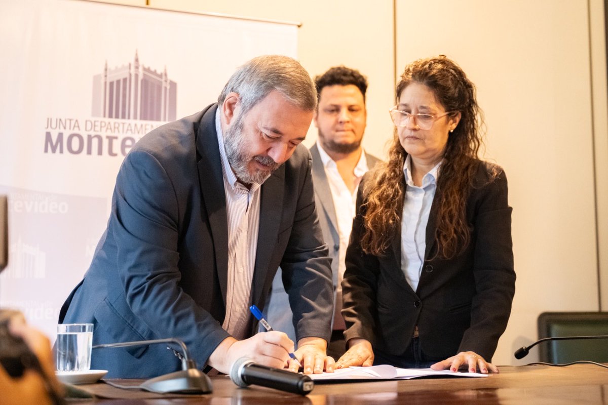 Hoy presentamos a la <a href="/juntamvd/">Junta Departamental de Montevideo</a> el presupuesto 2026-2030 de Montevideo. Un documento técnico, pero sobre todo, una declaración política de qué departamento queremos construir.

Este presupuesto es, como decía Danilo Astori, la expresión financiera del programa de gobierno. Traduce