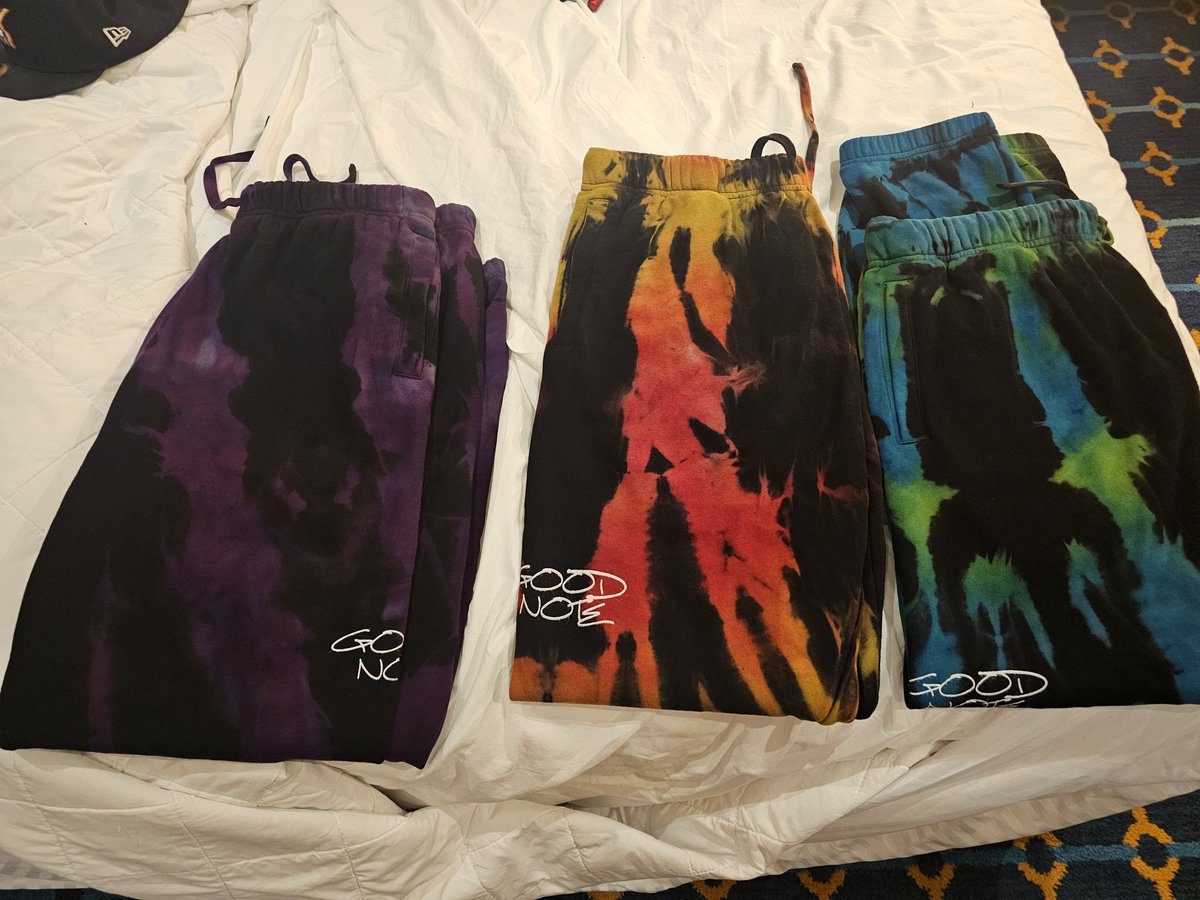 PepsiGraps's tweet image. It's a good day because it's a @GoodNoteCo delivery day 💜