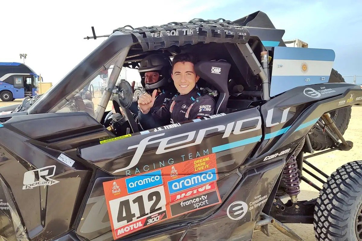 🏁🇦🇷 #Dakar2026 - SSV

E5:
1° Kyle Chaney 🇺🇸 4h17m22s
4° Jeremías González Ferioli 4h21m02s (+3m40s)
9° Manuel Andújar 4h27m00s (+9m38s)

Gral:
1° Brock Heger 🇺🇸 22h51m24s
7° Manuel Andújar 24h31m39s (+1h47m39s)
11° Jeremías González Ferioli 25h29m53s (+2h38m29s)