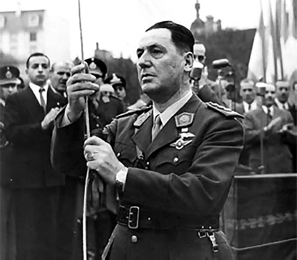 ElVengador1945's tweet photo. "La masonería, el sionismo, las sociedades internacionales de todo tipo, no son sino consecuencia de esa internacionalización del mundo actual. Son las fuerzas ocultas de la revolución como son las fuerzas ocultas del dominio imperialista."

Juan Domingo Perón 🇦🇷 https://t.co/w9PDYUVTyH