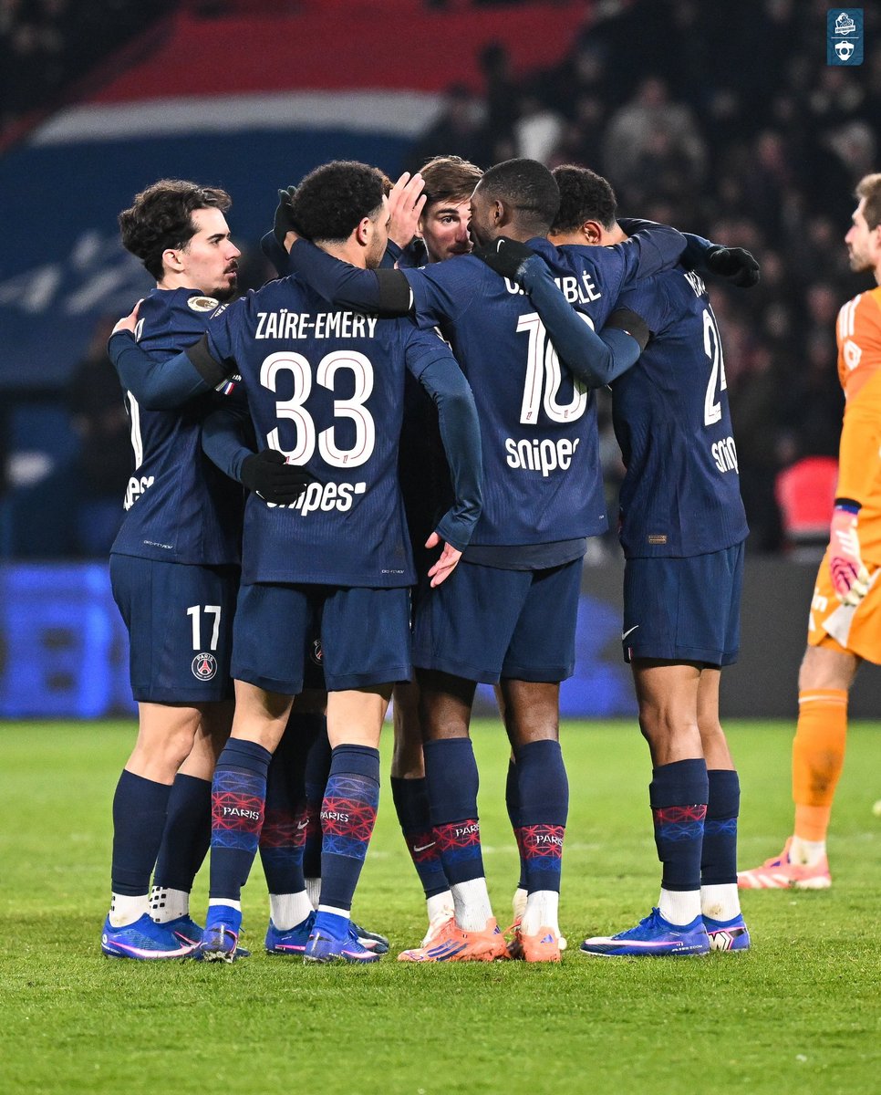 Footballogue's tweet image. 🚨💣 𝗟𝗘 𝗣𝗦𝗚 𝗥𝗘𝗠𝗣𝗢𝗥𝗧𝗘 𝗟𝗘 𝗧𝗥𝗢𝗣𝗛𝗘́𝗘 𝗗𝗘𝗦 𝗖𝗛𝗔𝗠𝗣𝗜𝗢𝗡𝗦 𝟮𝟬𝟮𝟱 𝗔𝗨𝗫 𝗧𝗜𝗥𝗦 𝗔𝗨 𝗕𝗨𝗧 !!!! ❤️💙

Le PSG a totalement renversé le match alors qu’ils étaient menés 2-1 à la 94e minute ! 😳