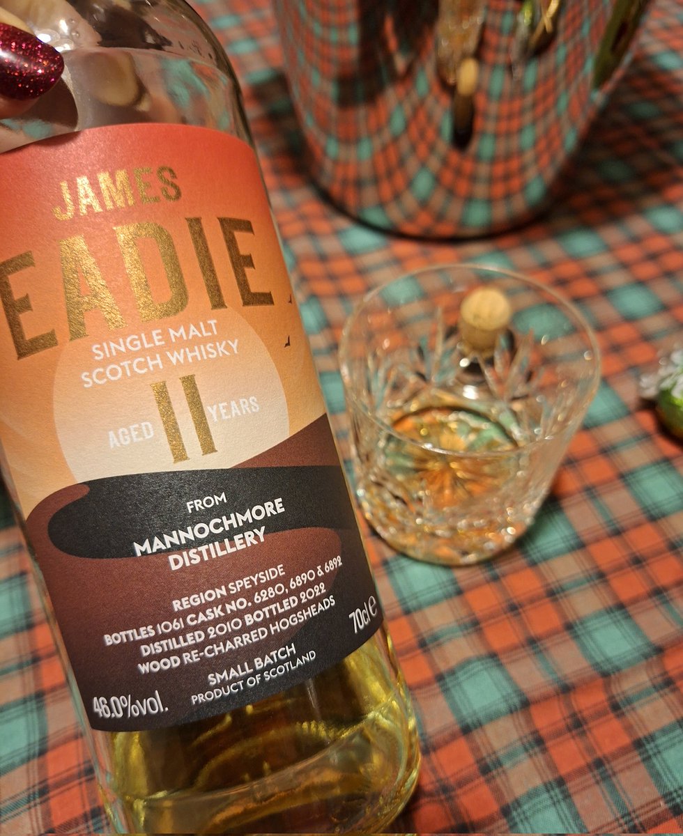 BloodyPolitics's tweet image. Love a Speyside single malt scotch whisky. Cheers! #Mannochmore 11 years 
 #drams 🥃