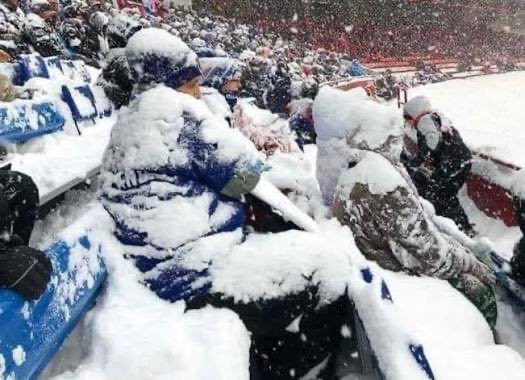 Les supporters de l’#OM qui attendent un trophée 🤣🤣🤣 #OMPSG  # PSG