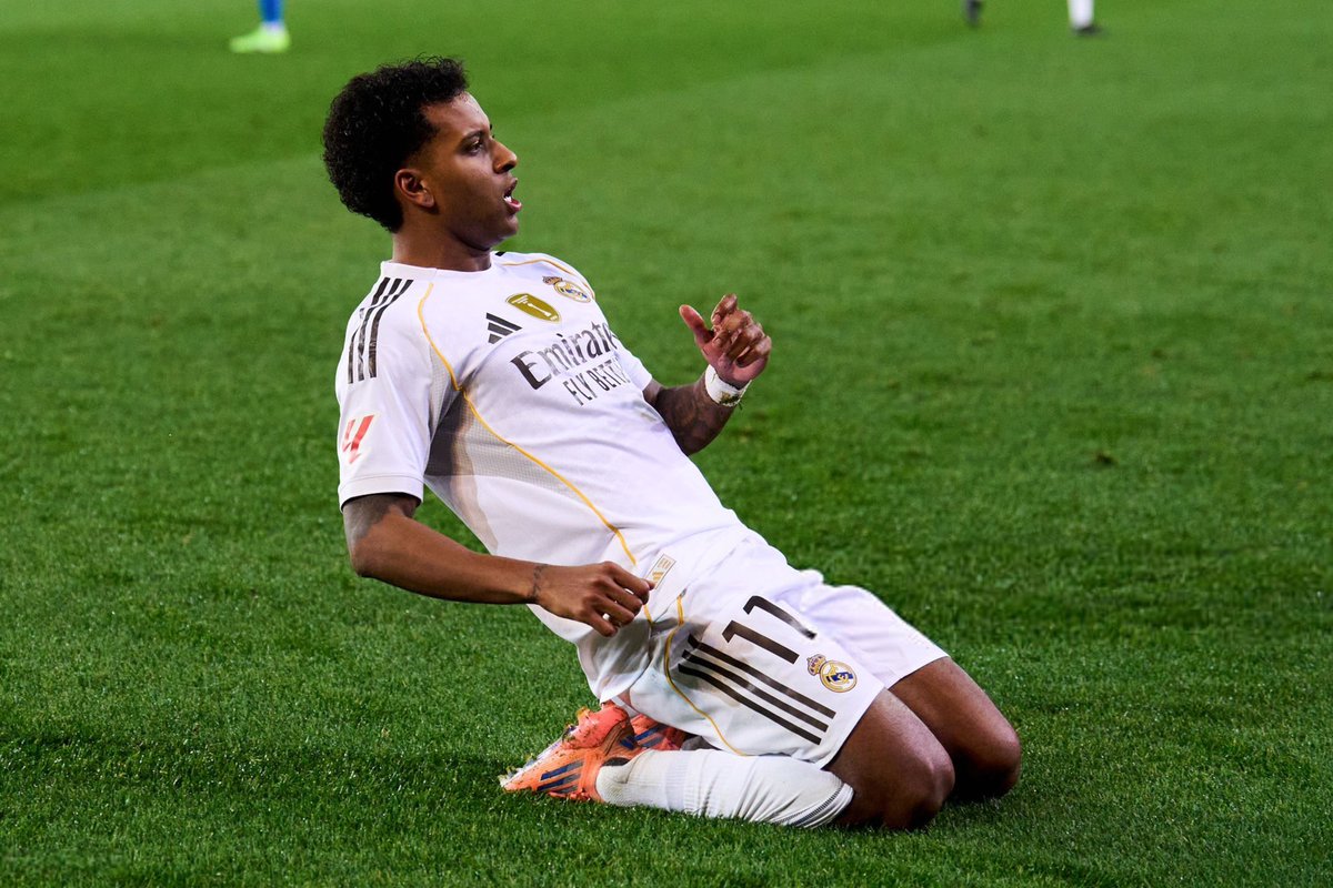 ActuFoot_'s tweet image. Les 5 dernières titularisations de Rodrygo 🇧🇷 :

⚽️ 𝗕𝗨𝗧 vs Atletico Madrid 
🎯🎯 𝗗𝗘𝗨𝗫 𝗣𝗔𝗦𝗦𝗘𝗦 𝗗𝗘́𝗖𝗜𝗦𝗜𝗩𝗘𝗦 vs Betis
🎯 𝗣𝗔𝗦𝗦𝗘 𝗗𝗘́𝗖𝗜𝗦𝗜𝗩𝗘 vs Séville
⚽️ 𝗕𝗨𝗧 vs Alaves
⚽️ 𝗕𝗨𝗧 vs Man. City

De retour au top de sa forme. 🥵