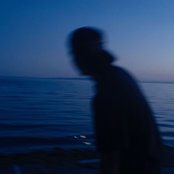 sstitield's tweet image. ⋆˚꩜｡ Sirena - Mileven AU! ｡꩜˚⋆

Onde Eleonor tenta se adaptar à sua vida com sua nova família, mas há um empecilho: o amigo de seu irmão, que aparenta odiá-la.
ou 
Onde a nova irmã de seu amigo, e colega de banda, é odiosamente e irritantemente encantadora.