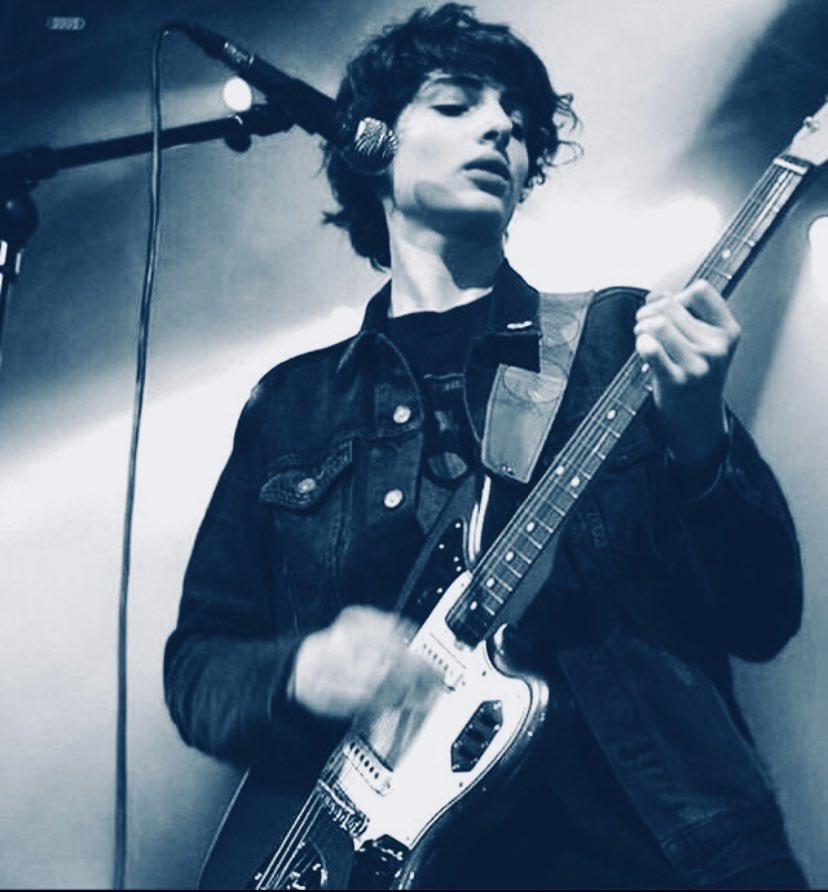 sstitield's tweet image. ⋆˚꩜｡ Sirena - Mileven AU! ｡꩜˚⋆

Onde Eleonor tenta se adaptar à sua vida com sua nova família, mas há um empecilho: o amigo de seu irmão, que aparenta odiá-la.
ou 
Onde a nova irmã de seu amigo, e colega de banda, é odiosamente e irritantemente encantadora.