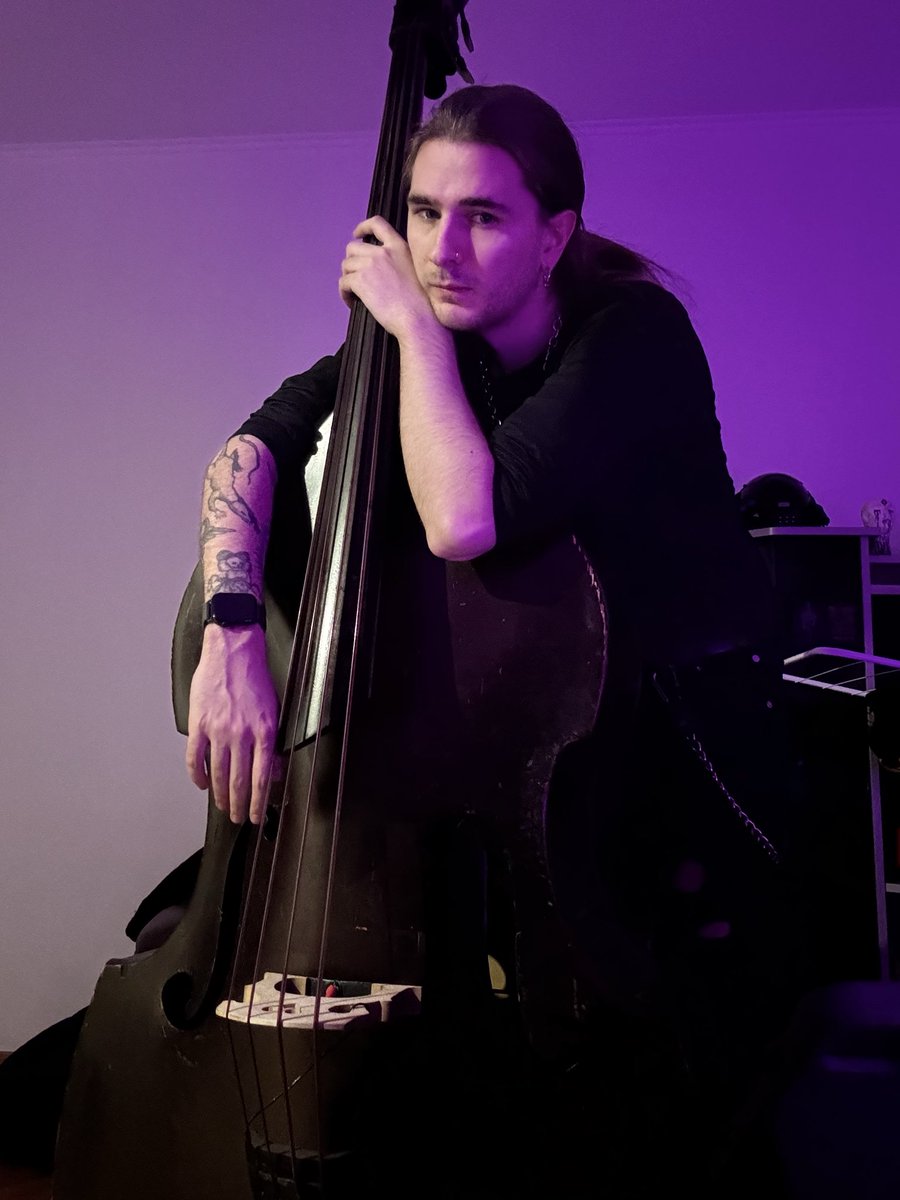 Сусіди не люблять слеп на контрабасі