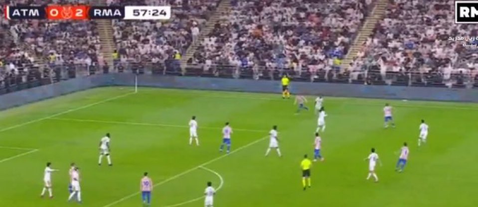 Es culpa de Mbappe que a Vinicius no le apetezca defender en esta jugada. Pero eh él quiere sus 30M.