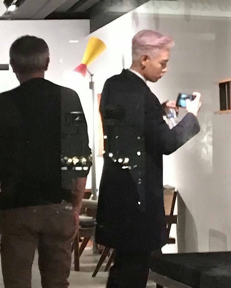 soulcrucifixion's tweet photo. seunghyun briefly experimented with different shades of pink throughout the made era !

heres baby pink with bleached roots https://t.co/6fIvyElwZz