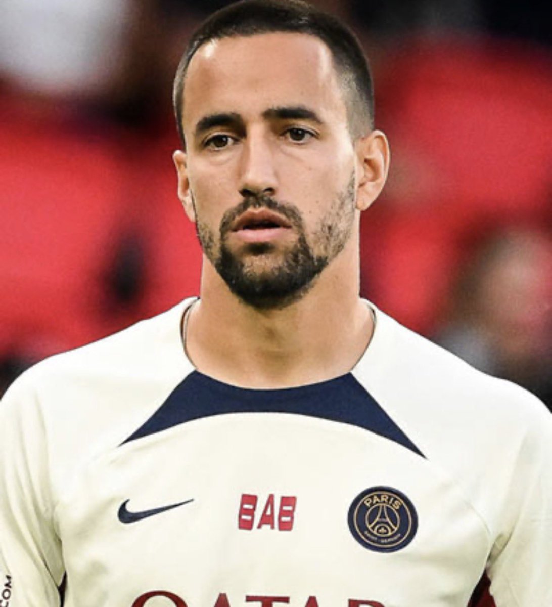 0 séance de tir aux buts perdues depuis que ce monsieur est là. 

L’homme à la serviette rouge 

Monsieur <a href="/BorjaAlvarez13/">Borja Álvarez Buedo</a> ❤️