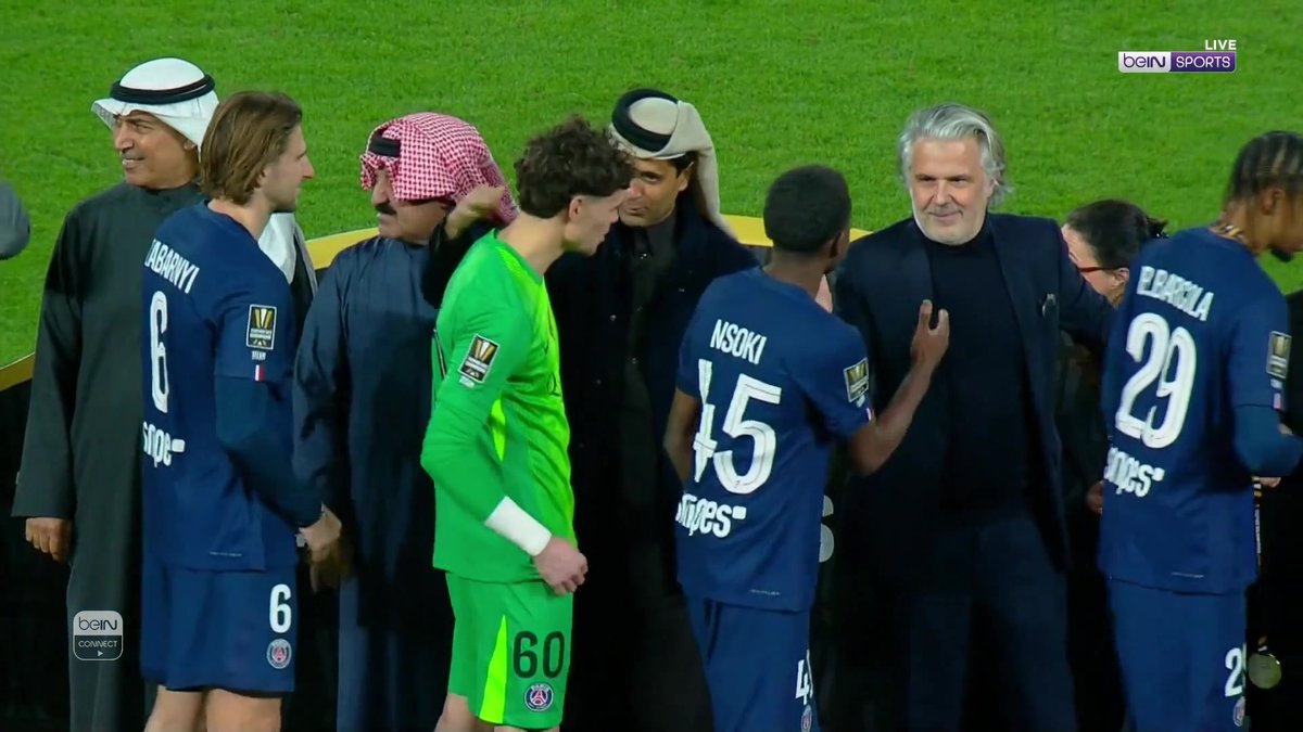 مراسم تتويج باريس سان جيرمان بلقب كأس السوبر الفرنسي 