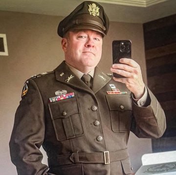 ElephantSignal's tweet image. 🚨BREAKING: Pete Hegseth has FIRED Colonel Stephen’s for justifying Charlie Kirk getting k*lled.

Do you support this?

YES or NO?

IF Yes, Give me a THUMBS-UP👍!