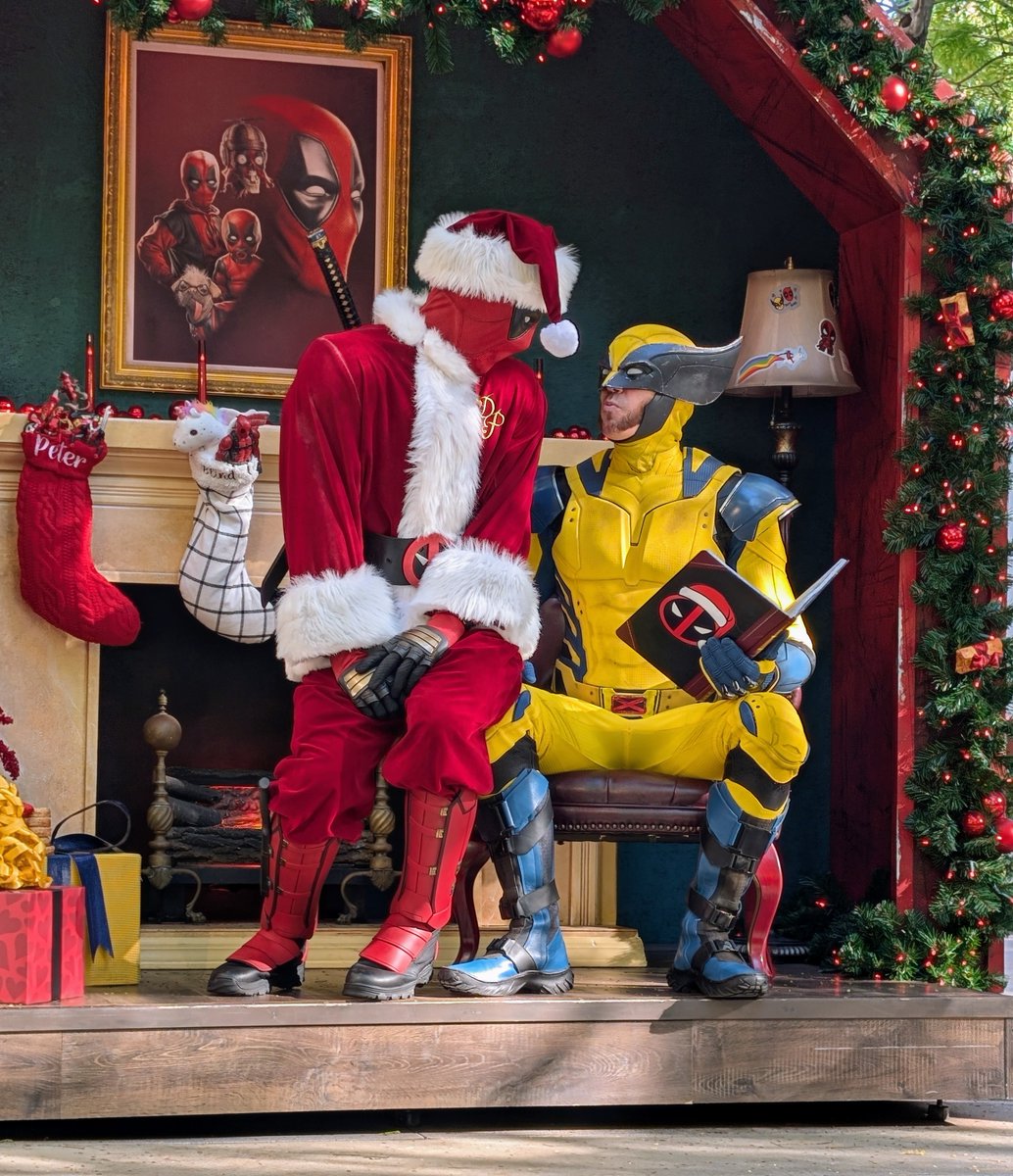 KyloKittyMeow's tweet image. Wolvie's making a kissy face 😽 #poolverine