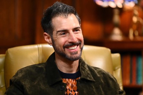 catpov_'s tweet image. literally crying any time he speaks lol so happy for my close personal friend rob cesternino 😭 #TheTraitorsUS