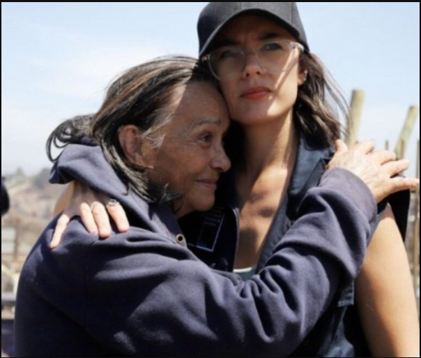 Iherreraa's tweet image. Camila Vallejo hablando de que Kast juega con las emociones de la gente, y que hizo ella en Viña con los damnificados de los incendios?