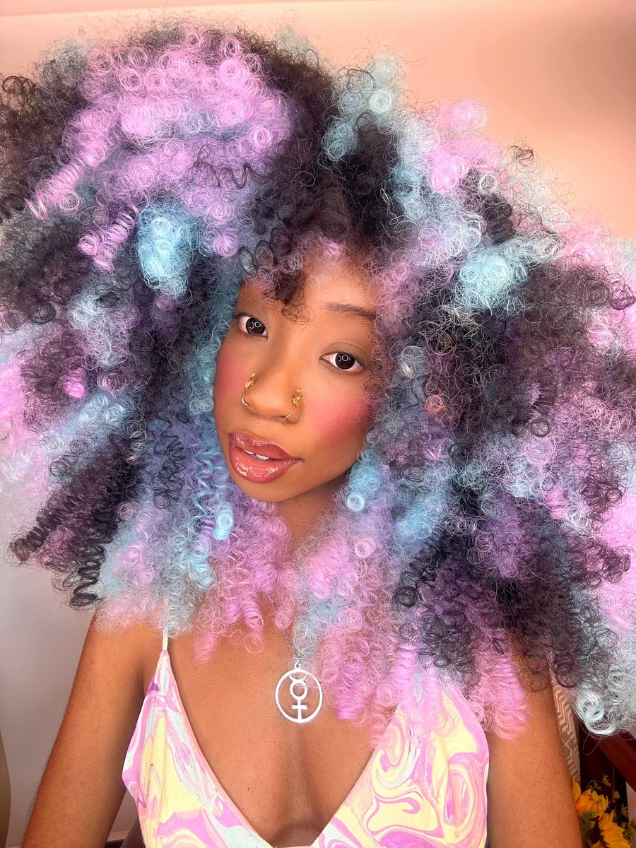 shawtyastrology's tweet photo. a cotton candy fairy appears! 🍭✨ https://t.co/bB7y9lwlOM