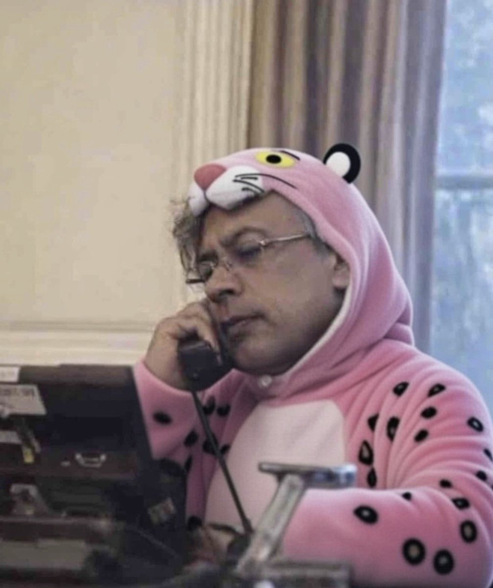 La inesperada llamada telefónica entre el presidente de Colombia, Gustavo Petro, y el mandatario de EE. UU., Donald Trump, el 7 de enero de 2026, no solo reavivó las tensiones diplomáticas entre Bogotá y Washington, sino que también se convirtió en fuente de humor e ironía en