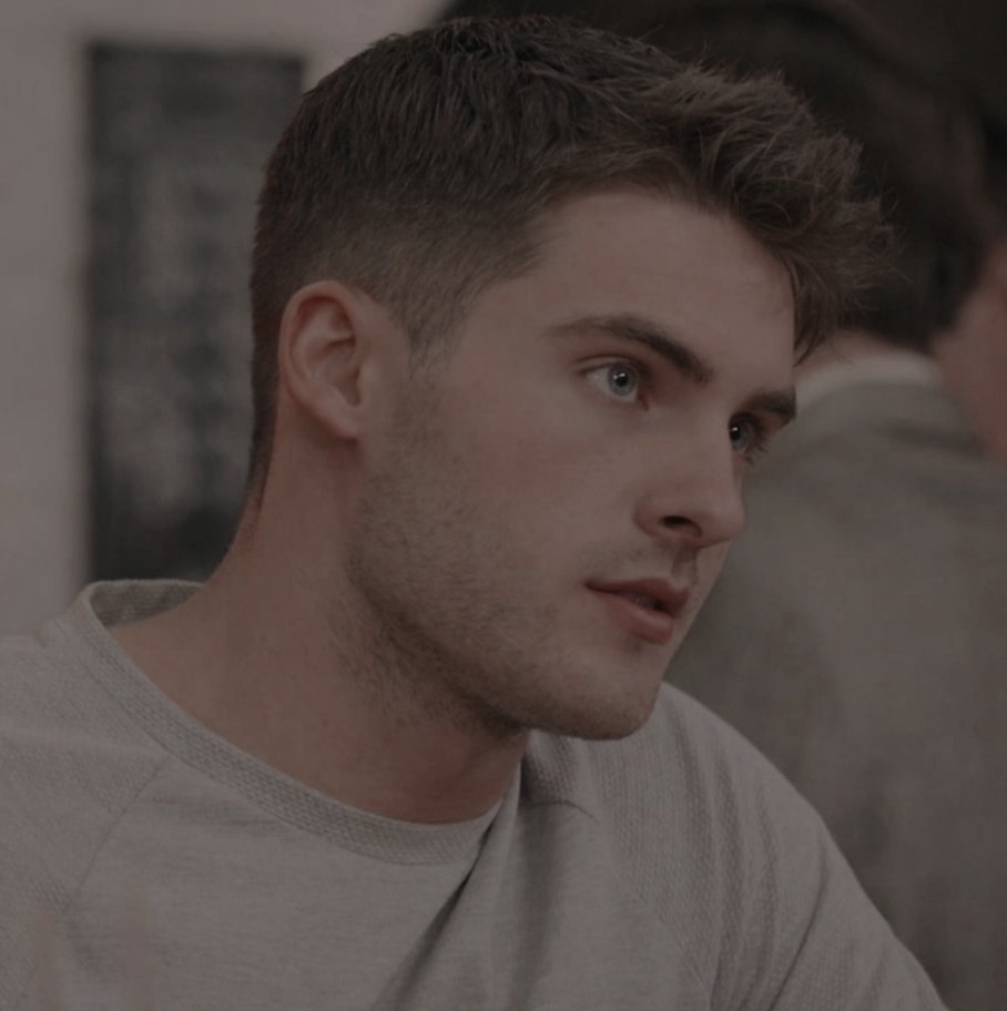 t h e o 🩶 tweet media