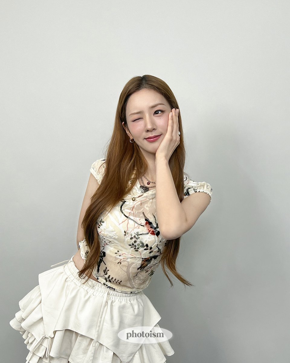 photoism_behind's tweet photo. PHOTOISM X Apink

판다 마음에 쏙- (´∩｡• ᵕ •｡∩`) 💘
너희를 위해 준비한 선물 🎁

에이핑크와 발맞춰 걷는 모든 길이
꽃길이고 기적일거야 🌸

#포토이즘 #에이핑크

ONLY IN PHOTOISM https://t.co/6VkBkonJQ0
