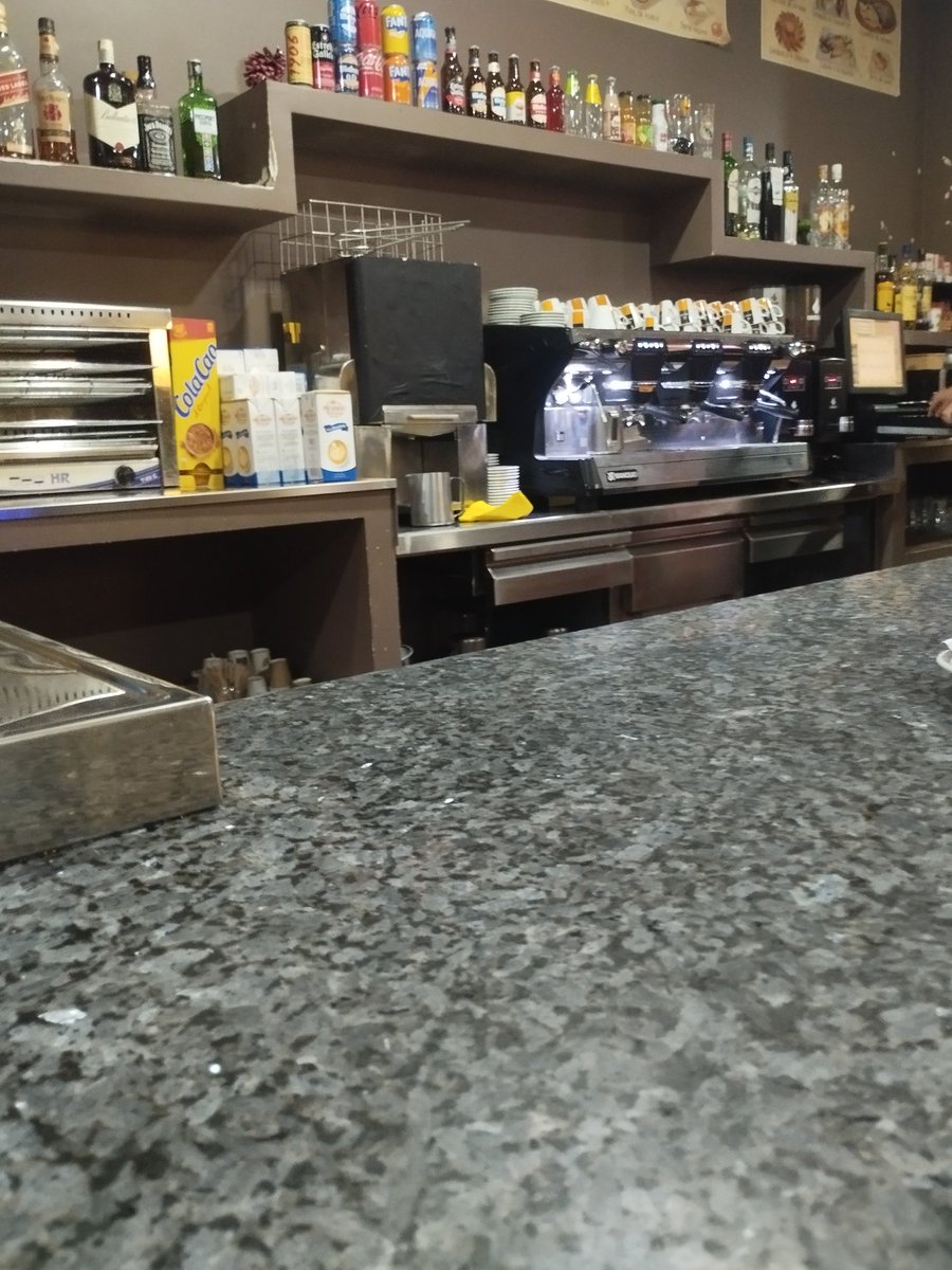 2:24 am, primeros 348km,Arapiles. No hay pulpo😢. Quedan otros 571km a Cádiz,a ver si en las próximas lo hay,es que sin él no le molaria a alguno, de" X Sporting", porque no me podrían  llamar "pulpista" 😉