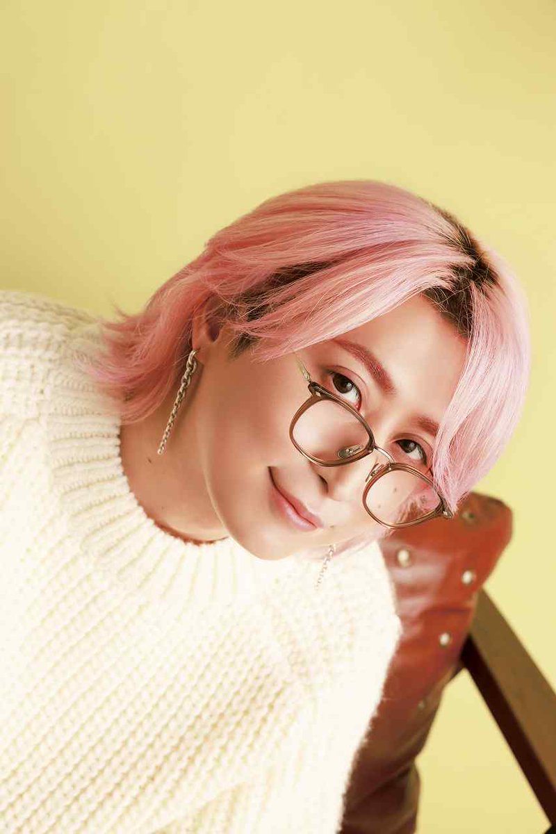 Snow Man佐久間大介、メガネ姿で 『ベツコミ』グラビア登場🩷 撮影