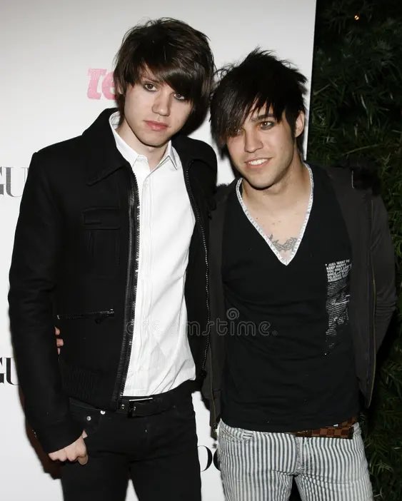 pluspiwon's tweet image. i hope we get 2006 ryan ross and pete wentz vibes for the next piwon comeback