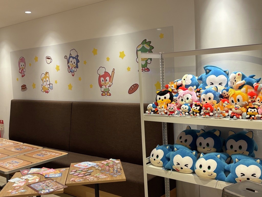 SonicOfficialJP's tweet image. 💙本日オープン💙
『SONIC &amp;amp; FRIENDS』 ×
and GALLERY コラボカフェ☕

キュートなソニックたちと
カフェで楽しいひと時をお過ごしください✨

▼ ご予約・詳細はこちら！
collabo.and-gallery.com/sonic

#ソニフレカフェ #andGALLERYコラボ