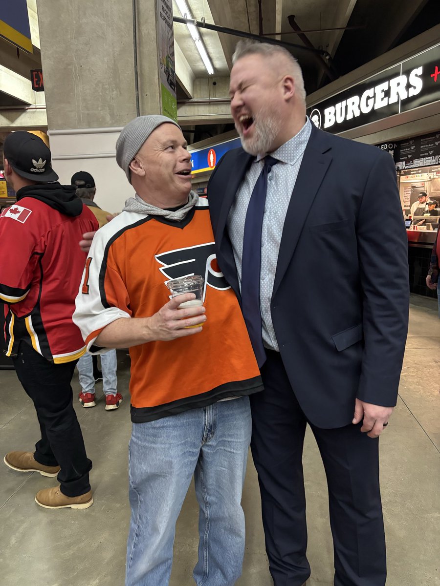 MycroftRodger's tweet photo. @Fan960Steinberg Hi Pat. I can’t find Krahner on social media. I met him at the Flyers game, what a great guy. I told him I was calling All Kind Doors to get my mom’s garage door fixed. They went today and she can now park in her garage. Please say thanks for me. https://t.co/LOBTiVo1Gi