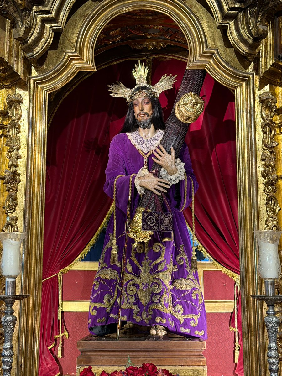 Alex27Sep's tweet image. Nuestro Padre Jesús Nazareno vuelve a su camarín tras los cultos celebrados con motivo de la festividad del Dulce Nombre de Jesús.