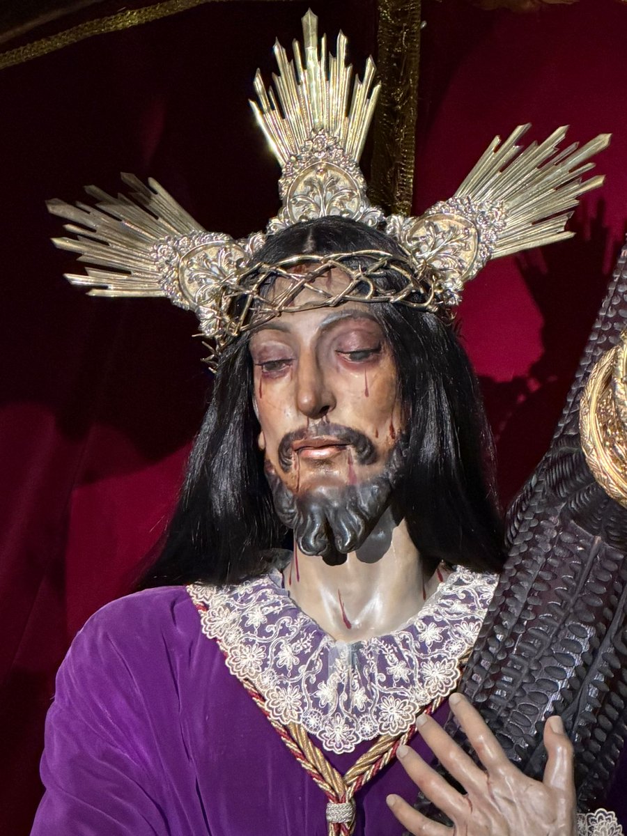 Alex27Sep's tweet image. Nuestro Padre Jesús Nazareno vuelve a su camarín tras los cultos celebrados con motivo de la festividad del Dulce Nombre de Jesús.