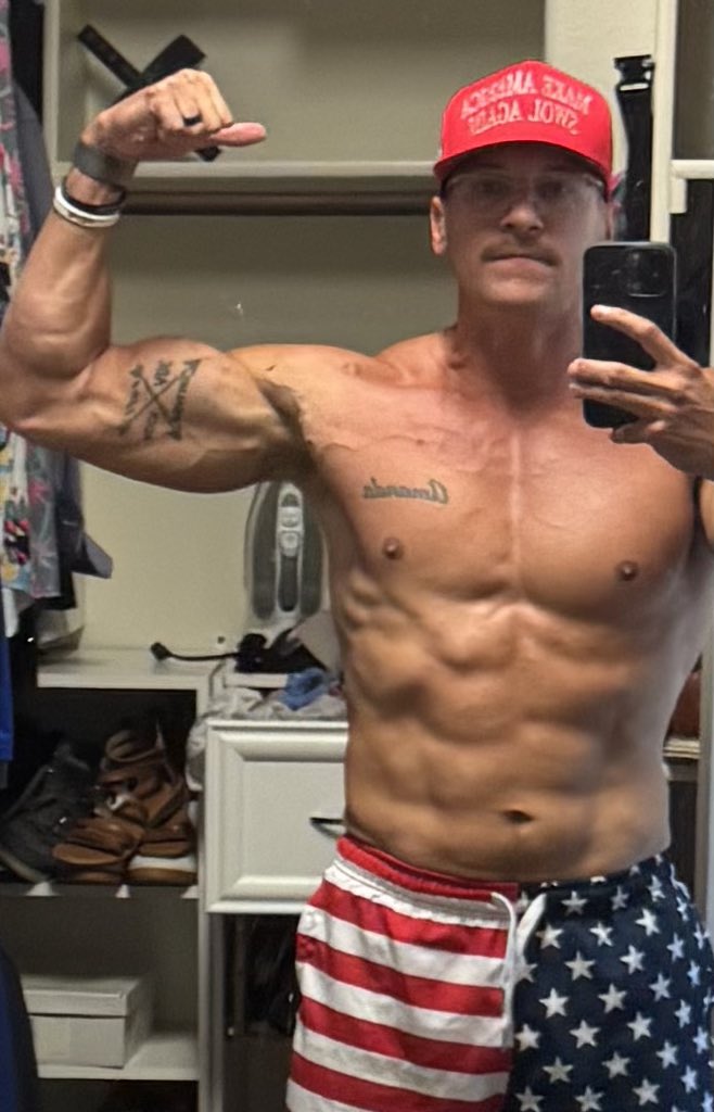 Lawrence | SwolLyfe tweet media