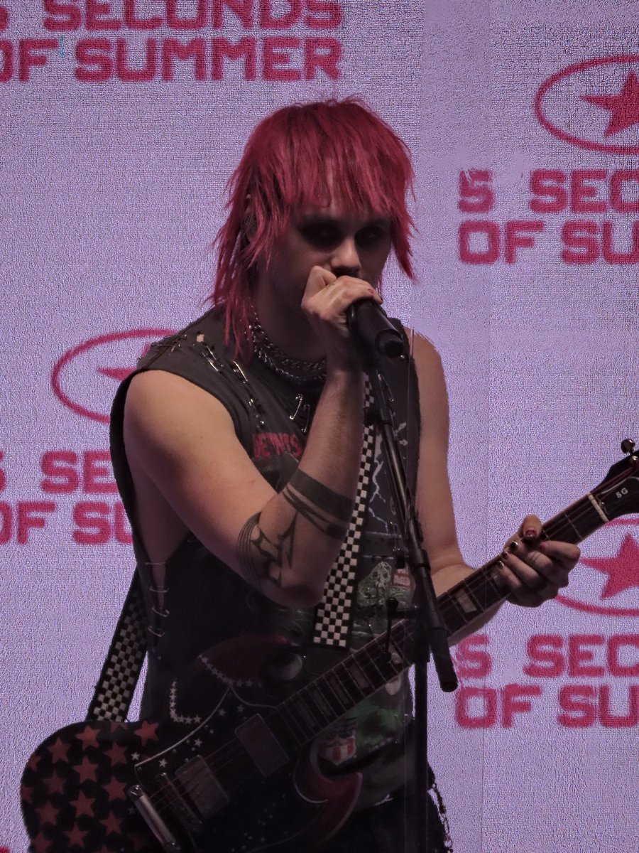 this awsten with this michael send tweet