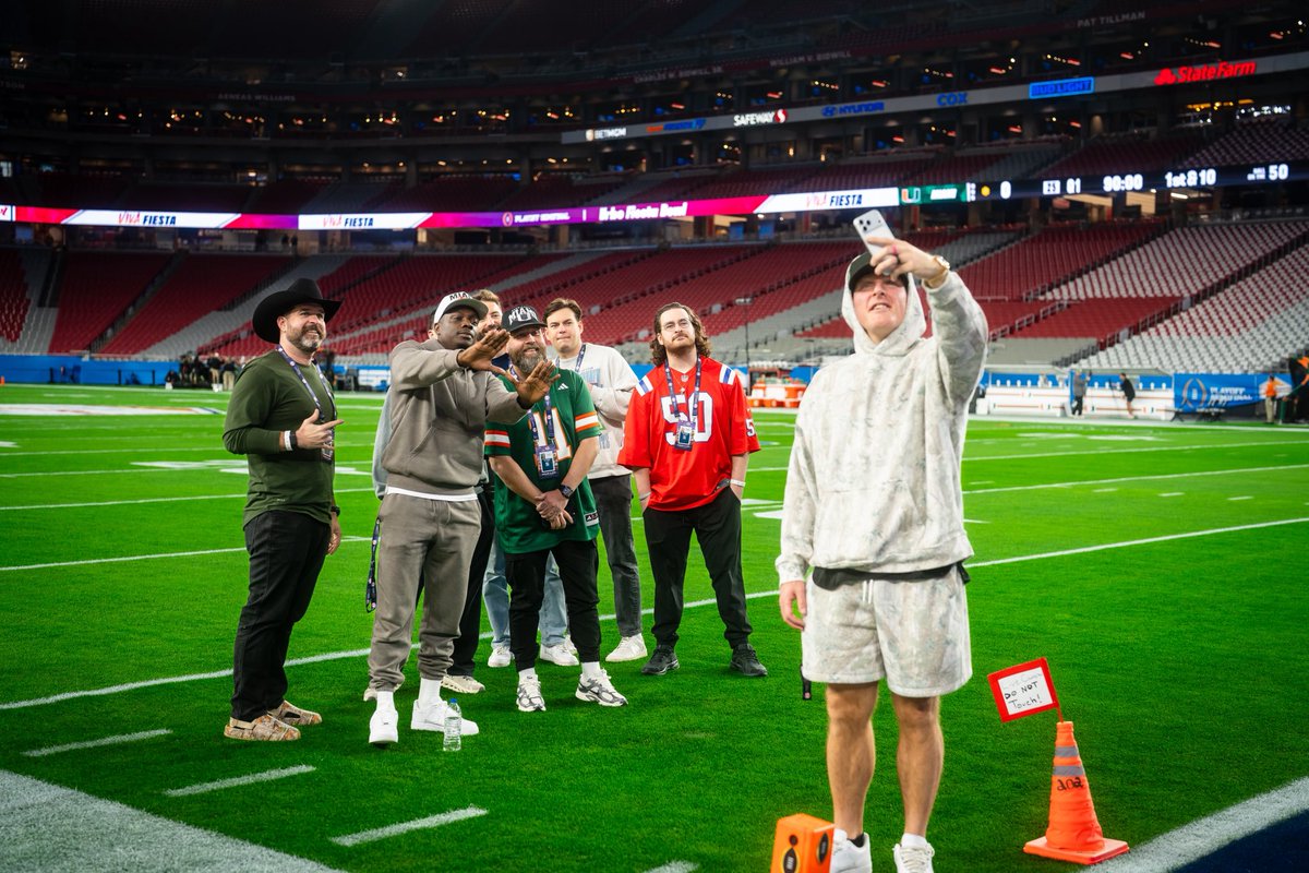 DariusJButler's tweet photo. Pregame vibes w/ the crew…#PMSCFB https://t.co/USBGtPI8LU