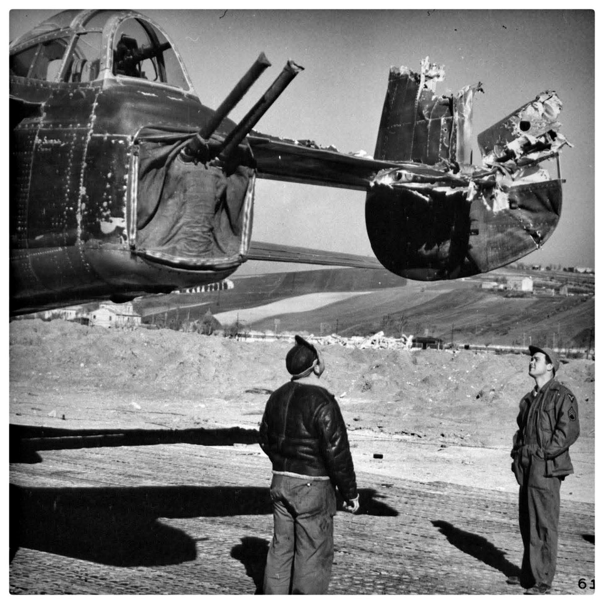 SABIAS QUE LA FUERZA AÉREA MEXICANA CONTÓ CON ESTA AERONAVE HISTORICA EN SU  FLOTA? 😍😱✈️🌎🇲🇽 El North American B-25 Mitchell fue un bombardero  bimotor estadounidense, famoso por su versatilidad y robustez durante, image size:1200x1200