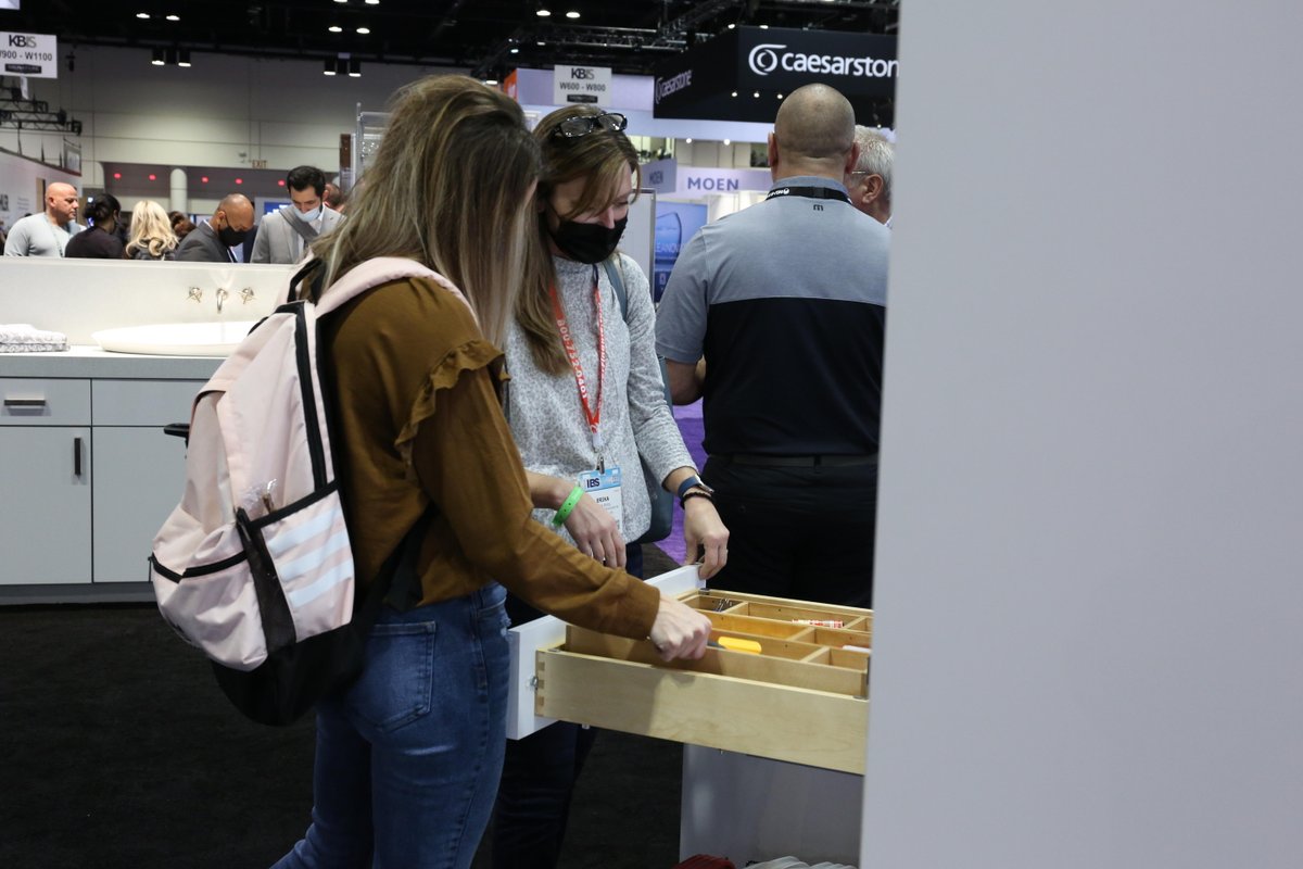 Rev-A-Shelf tweet media