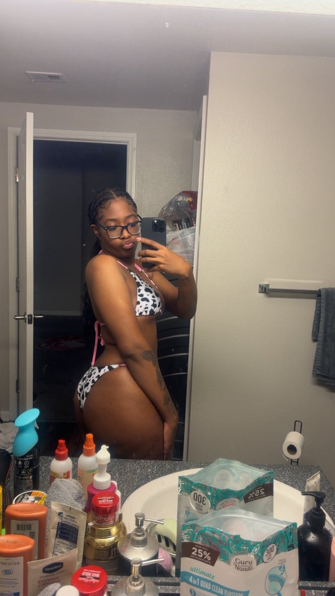 yannie tweet media