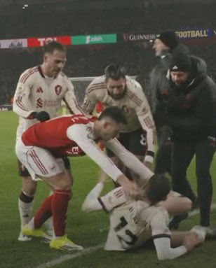 TheHateCentral's tweet image. Class but the CL is silent because he plays for Arsenal 🫡👏