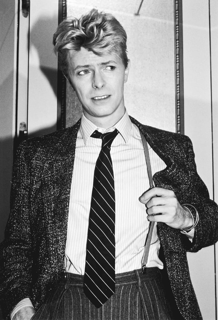 Feliz cumpleaños hasta el espacio David Bowie, pongan Starman. 🖤