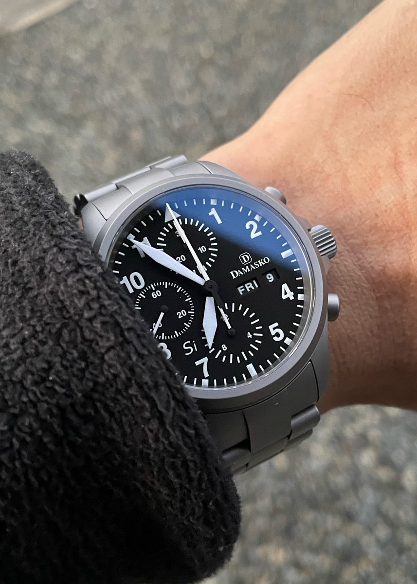 smsm13535's tweet photo. 金曜日に到達か…
ダマスコ🇩🇪さんの硬い⌚️を選定🙄
#DAMASKO #DC56 https://t.co/TKdEItMJQF