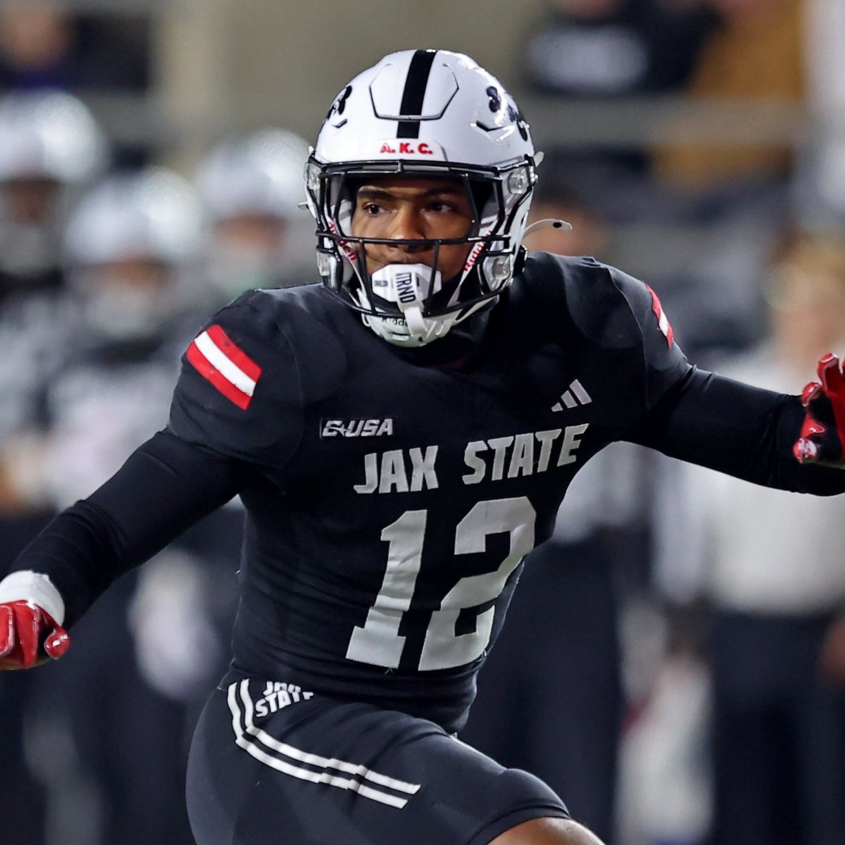 247SportsPortal's tweet image. Jacksonville State safety Malcolm Jones is entering the transfer portal, his agency @APSportsAgency tells @chris_hummer, @mzenitz and @CodyNagel247.

The 6-foot-1, 206-pounder had 55 tackles, 5.0 TFLs, 3.0 sacks, 2 FFs and FR this season.

247sports.com/player/malcolm…
